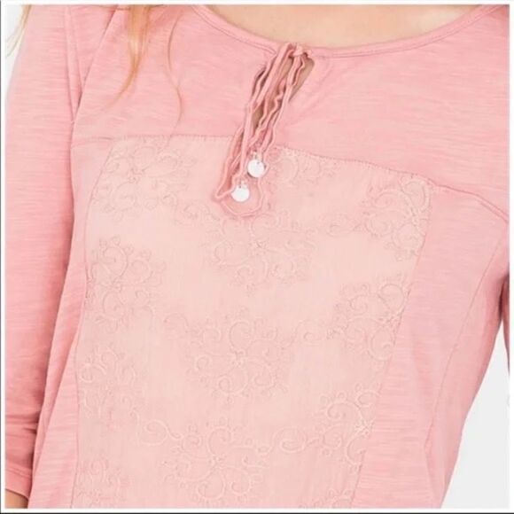 Pink Floral Embroidery Slub Style Top - Picture 2 of 3